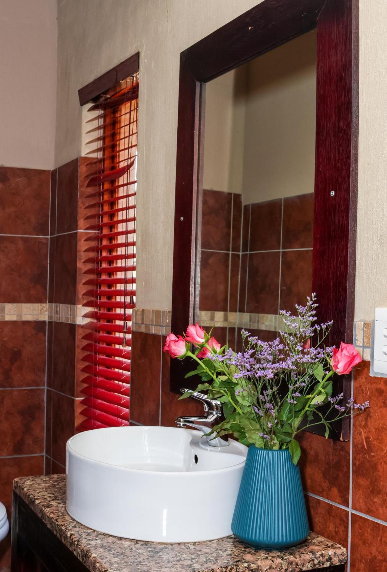 Thaba Legae Guest Lodge Рюстенбург Экстерьер фото